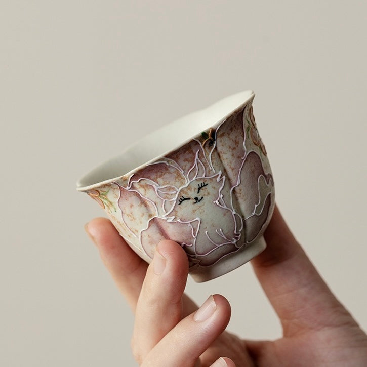 Handheld photo of matching heat-resistant fox floral porcelain teacup, suitable for oolong, black tea and pu-erh daily tea brewing SONGKILN